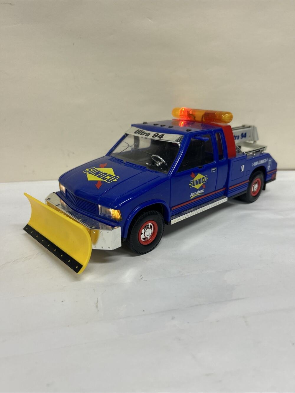 1/24 SCALE SUNOCO PROMOTIONAL TOW TRUCK WITH LIGHTS AND SOUND TESTED